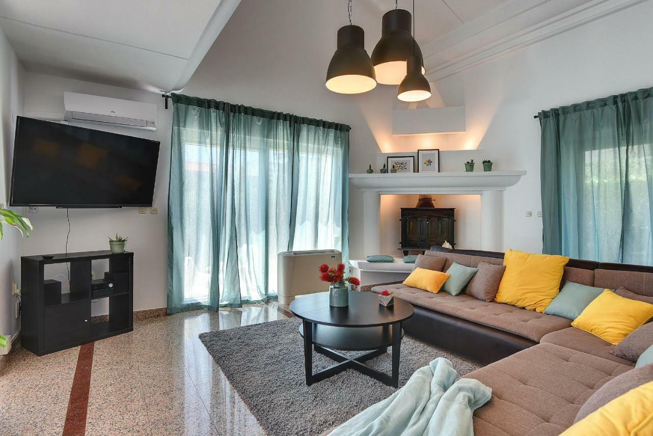 מדולין Villa Mutila מראה חיצוני תמונה