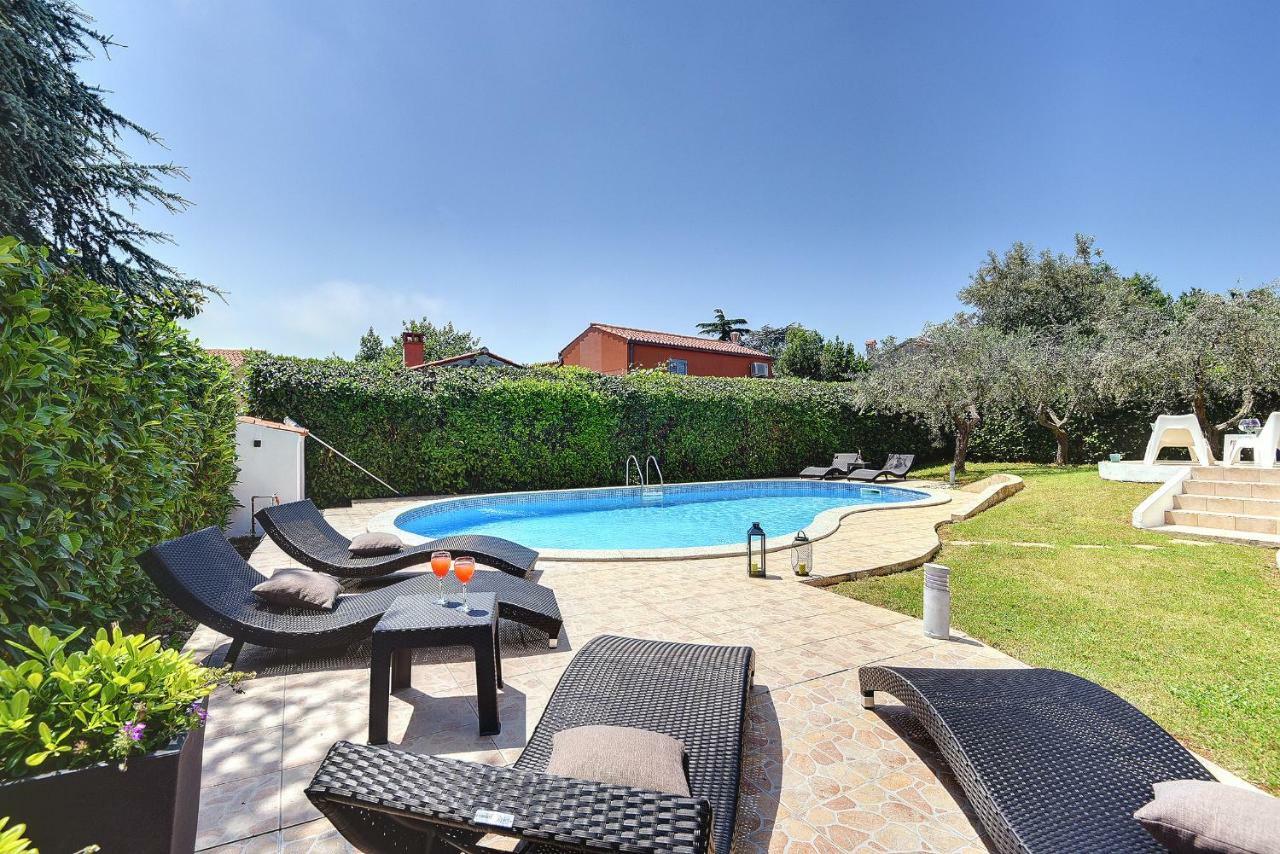 מדולין Villa Mutila מראה חיצוני תמונה