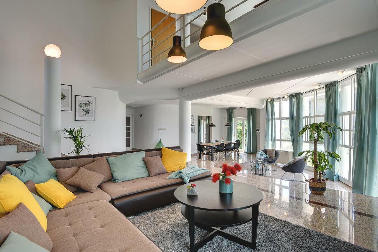 מדולין Villa Mutila מראה חיצוני תמונה
