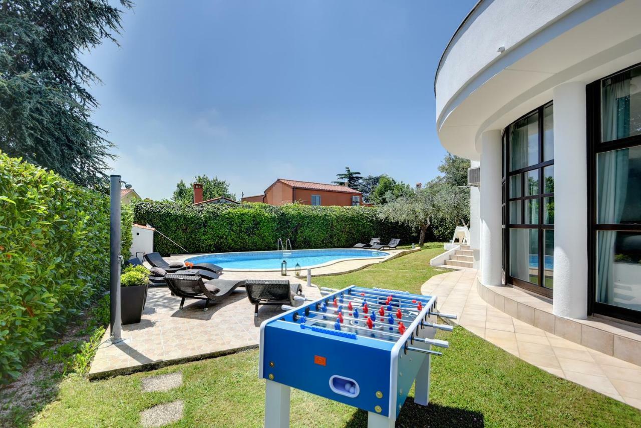 מדולין Villa Mutila מראה חיצוני תמונה