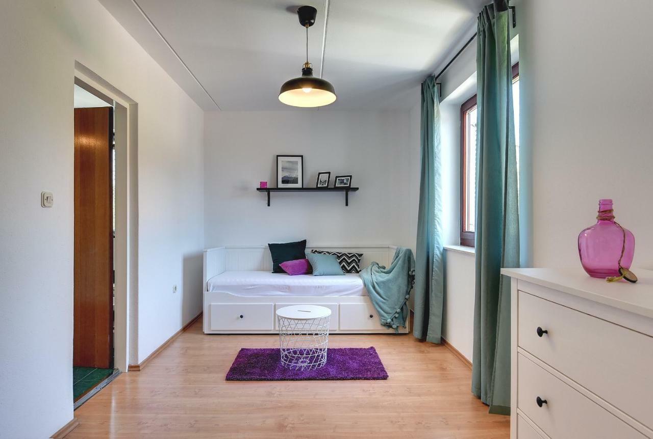 מדולין Villa Mutila מראה חיצוני תמונה