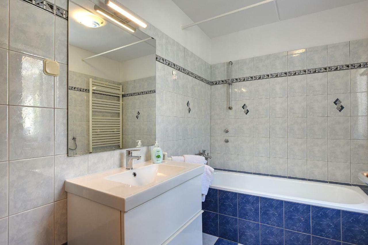 מדולין Villa Mutila מראה חיצוני תמונה
